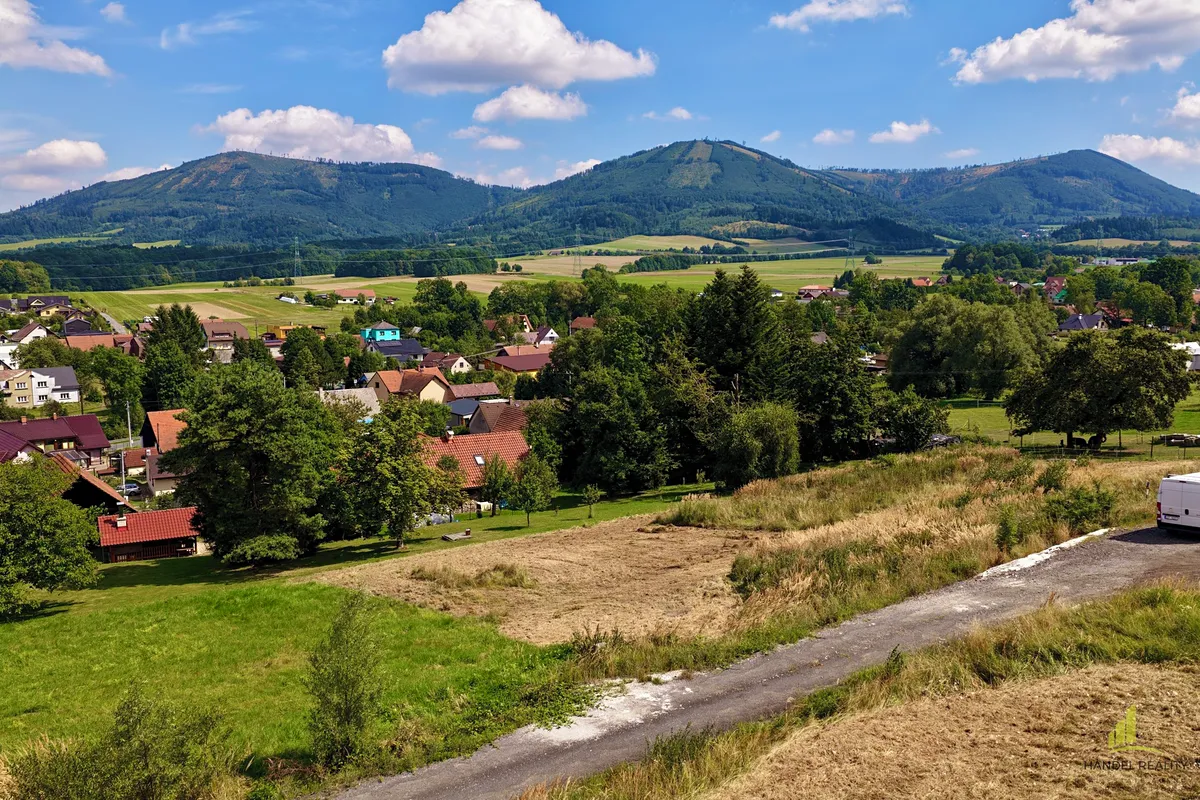 Prodej stavebního pozemku 1143 m²